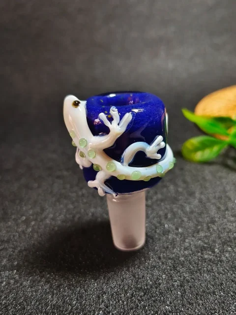14mm-male-3d-gecko-glass-bong-bowl-7.webp