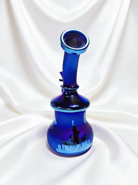 7-Inch Aurora Statue of Liberty Mini Glass Bong 7-Inch Aurora Statue of Liberty Mini Glass Bong