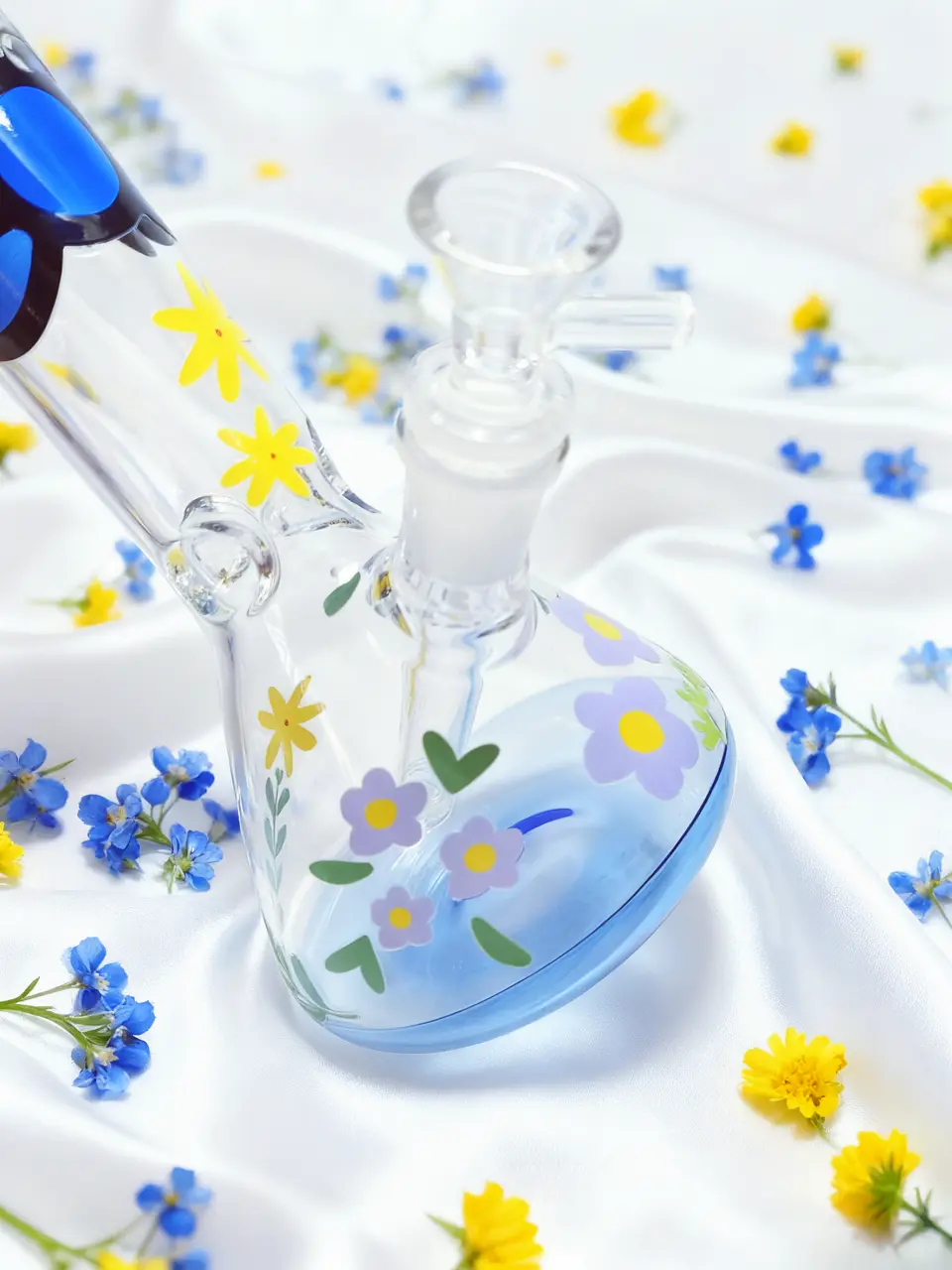 Blue Daisy Dreams Hello Kitty Beaker Glass Bong