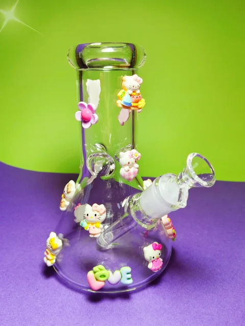 Kawaii 3D Hello Kitty Figurine Beaker Glass Bong