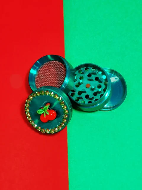 mint-green-cherry-gem-grinder-portable-sparkle-2.webp