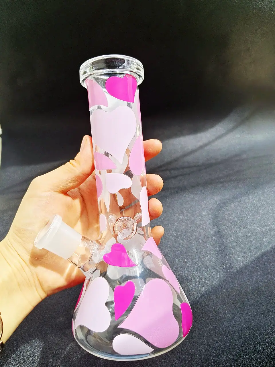 8-Inch Pink Hearts Beaker Glass Bong - Image 5
