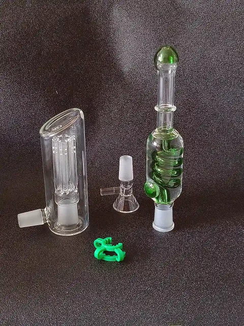 freeze-pipe-glycerin-bubbler-green-1-2